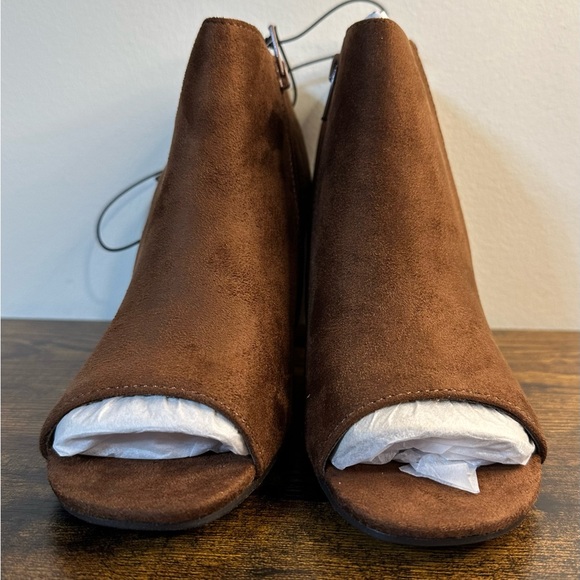 A.n.a Muse DK Cognac Open Toe Heeled Bootie NWT/box - Picture 2 of 6